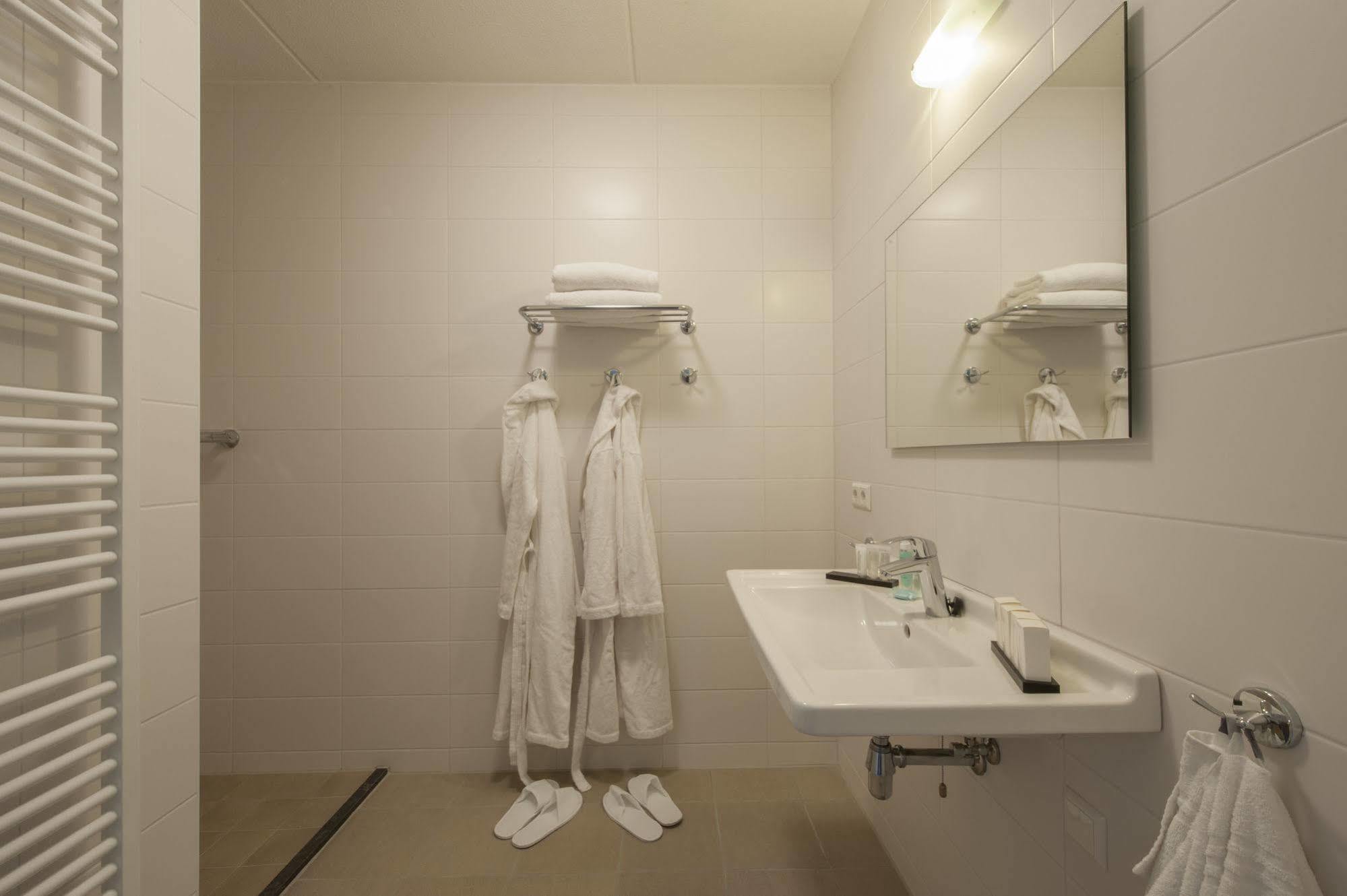 Roompot Parkhotel Bad Arcen Broekhuizenvorst Exterior photo